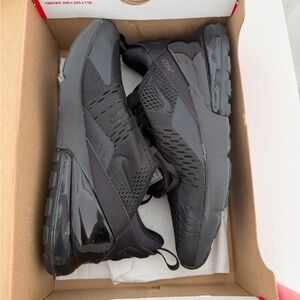 Nike Air Max 270 (GS) – Triple Black – Size 6Y / Women’s 7.5